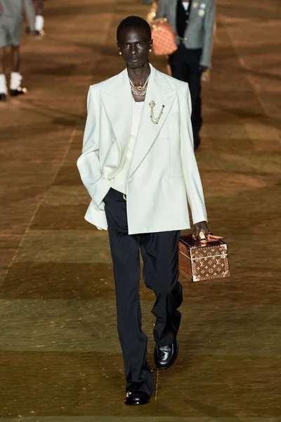 Look 70